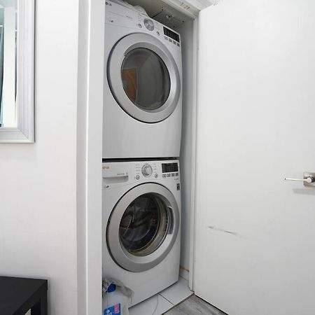 1504 Brand New Best Location 1Br Den With Amazing View Toronto Eksteriør billede