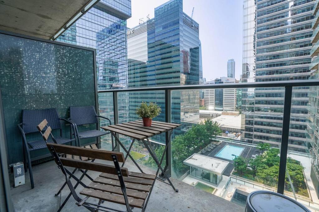 1504 Brand New Best Location 1Br Den With Amazing View Toronto Eksteriør billede