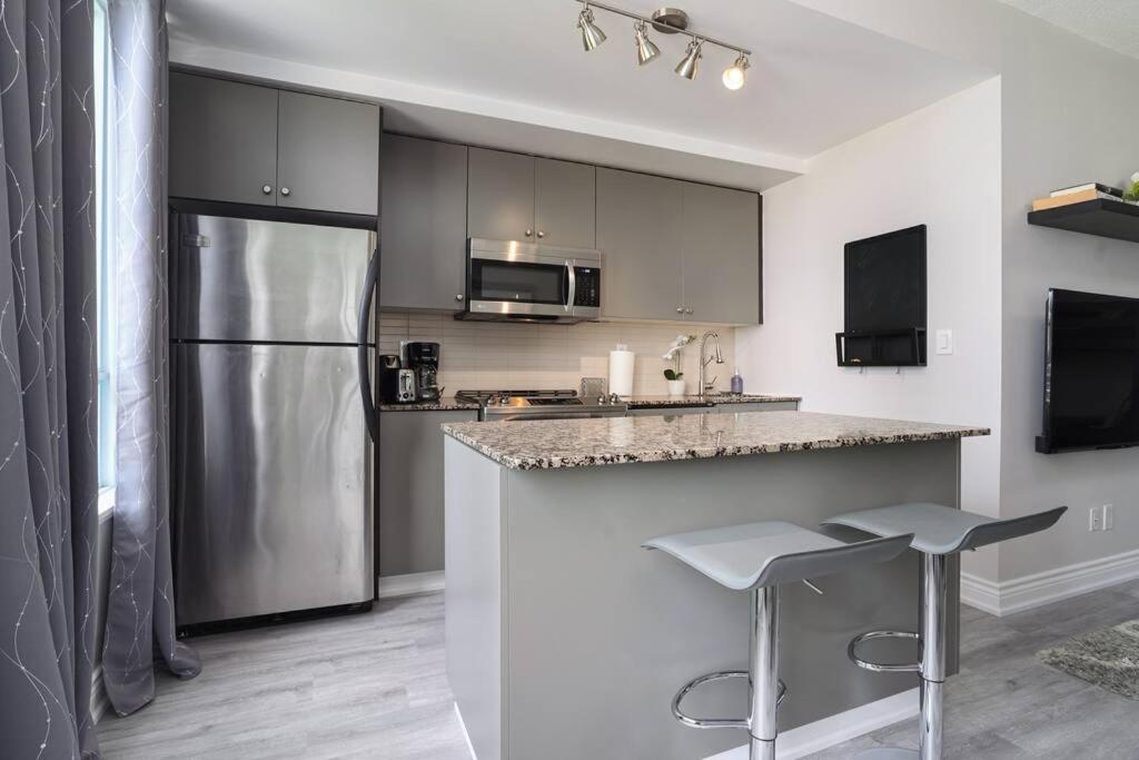 1504 Brand New Best Location 1Br Den With Amazing View Toronto Eksteriør billede