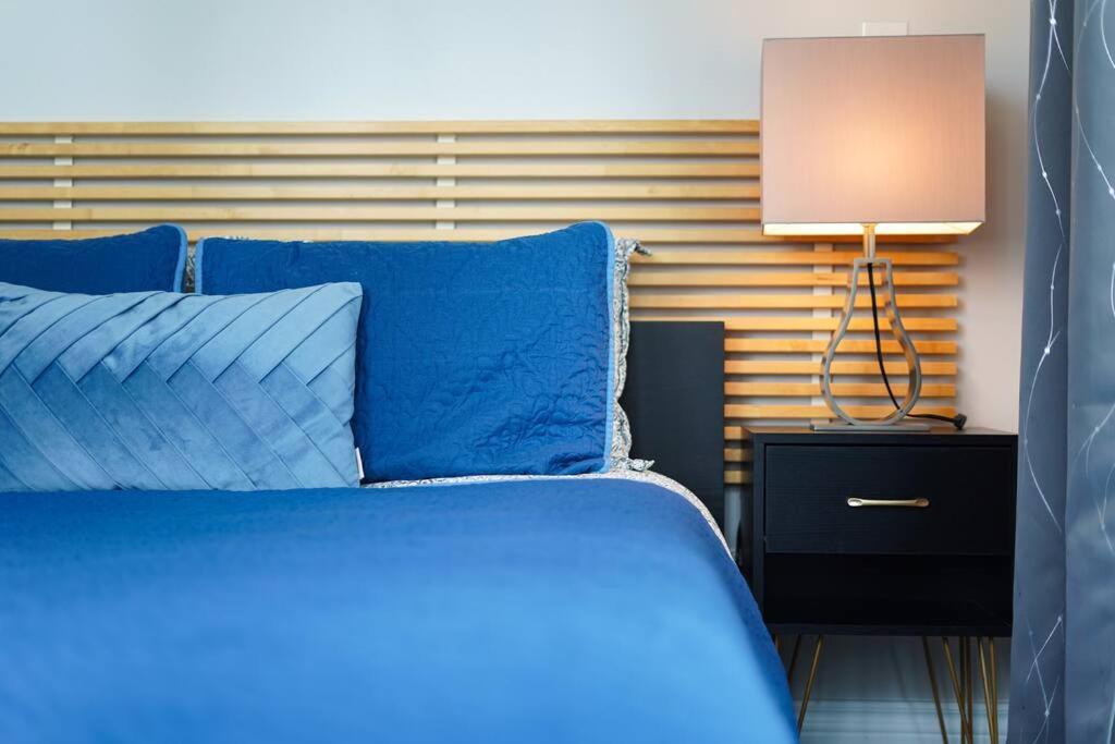 1504 Brand New Best Location 1Br Den With Amazing View Toronto Eksteriør billede