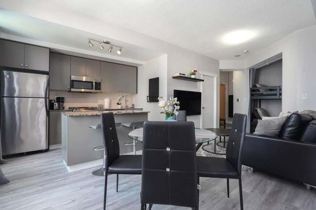 1504 Brand New Best Location 1Br Den With Amazing View Toronto Eksteriør billede
